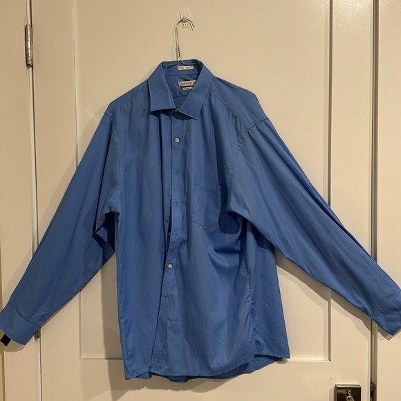 VanHeusen Men’s Blue Button Down Dress Shirt - Picture 2 of 6